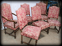 Suite de 6 sièges de style LXIII époque XIXème en noyer (4 chaises + 2 fauteuils) provenant d'un Château de Chalons-sur-Saône